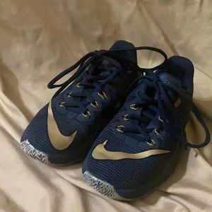 Nike Air Max Infuriate II Black/Metallic Gold youth size 1.5 Y